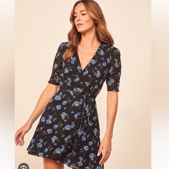 Reformation Dresses & Skirts - Reformation lucky floral wrap dress black vintage floral Small‎